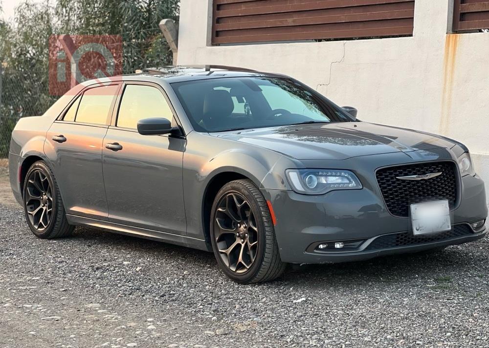 کرایسلەر 300